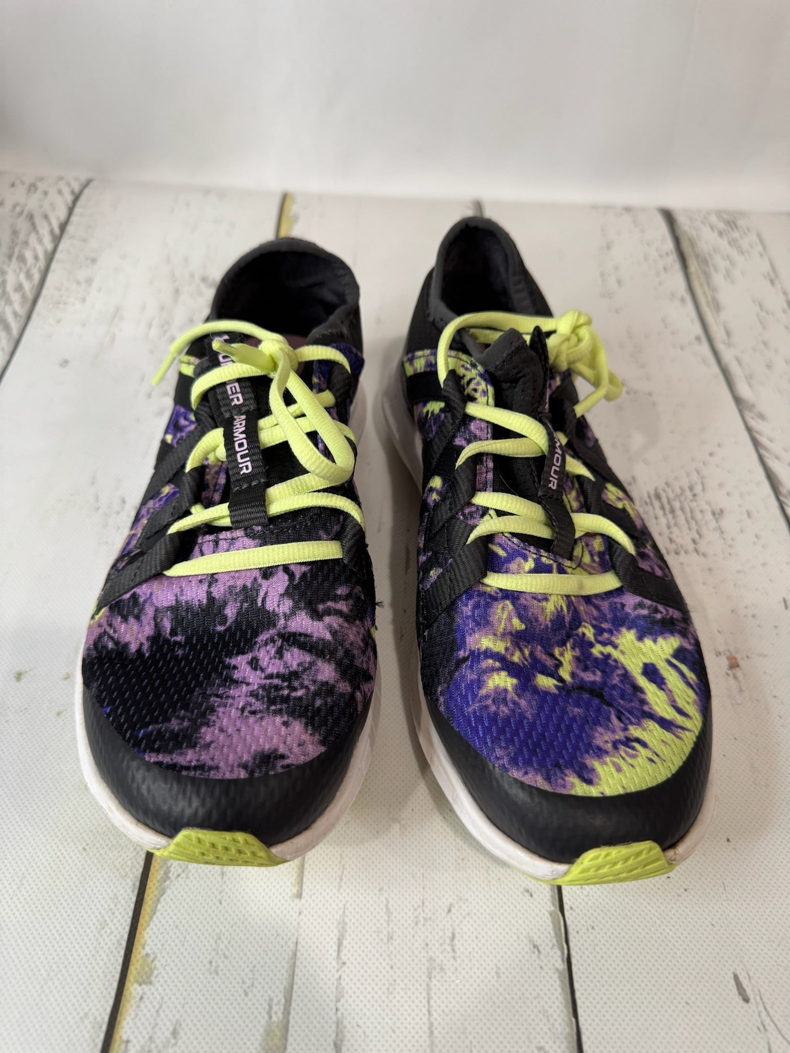 Under Armour Size 6.5Y