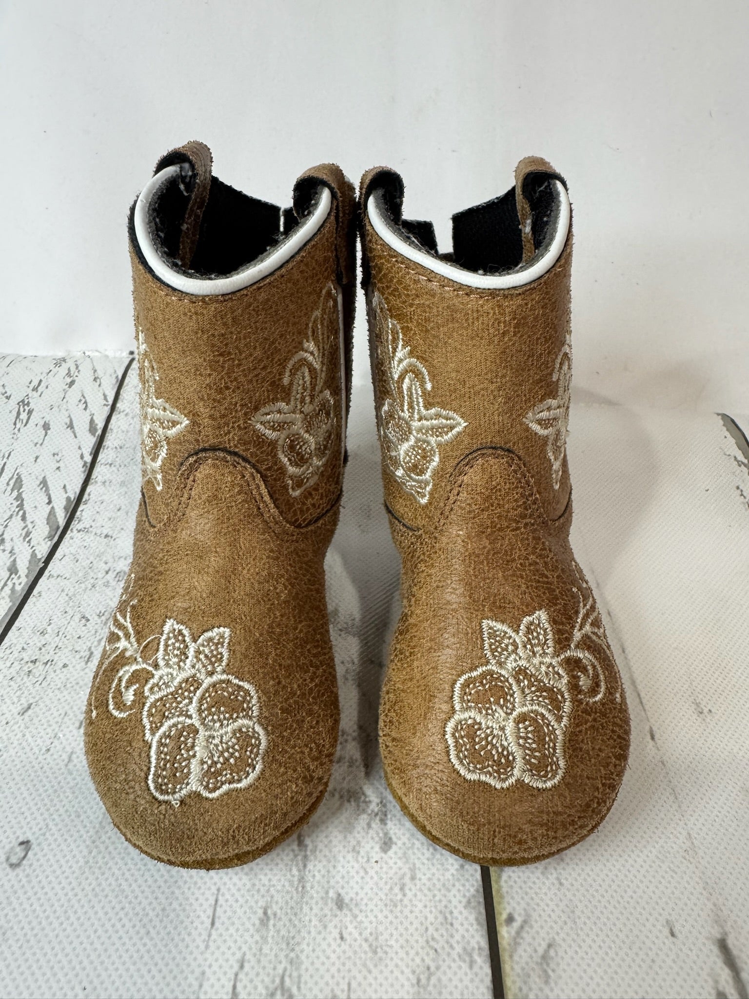 Boot Barn Cowboy Boots Size 3C