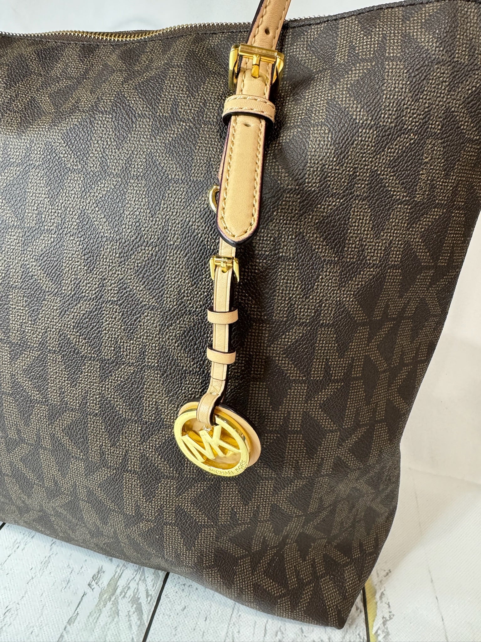 Michael Kors Mercer Shoulder Bag