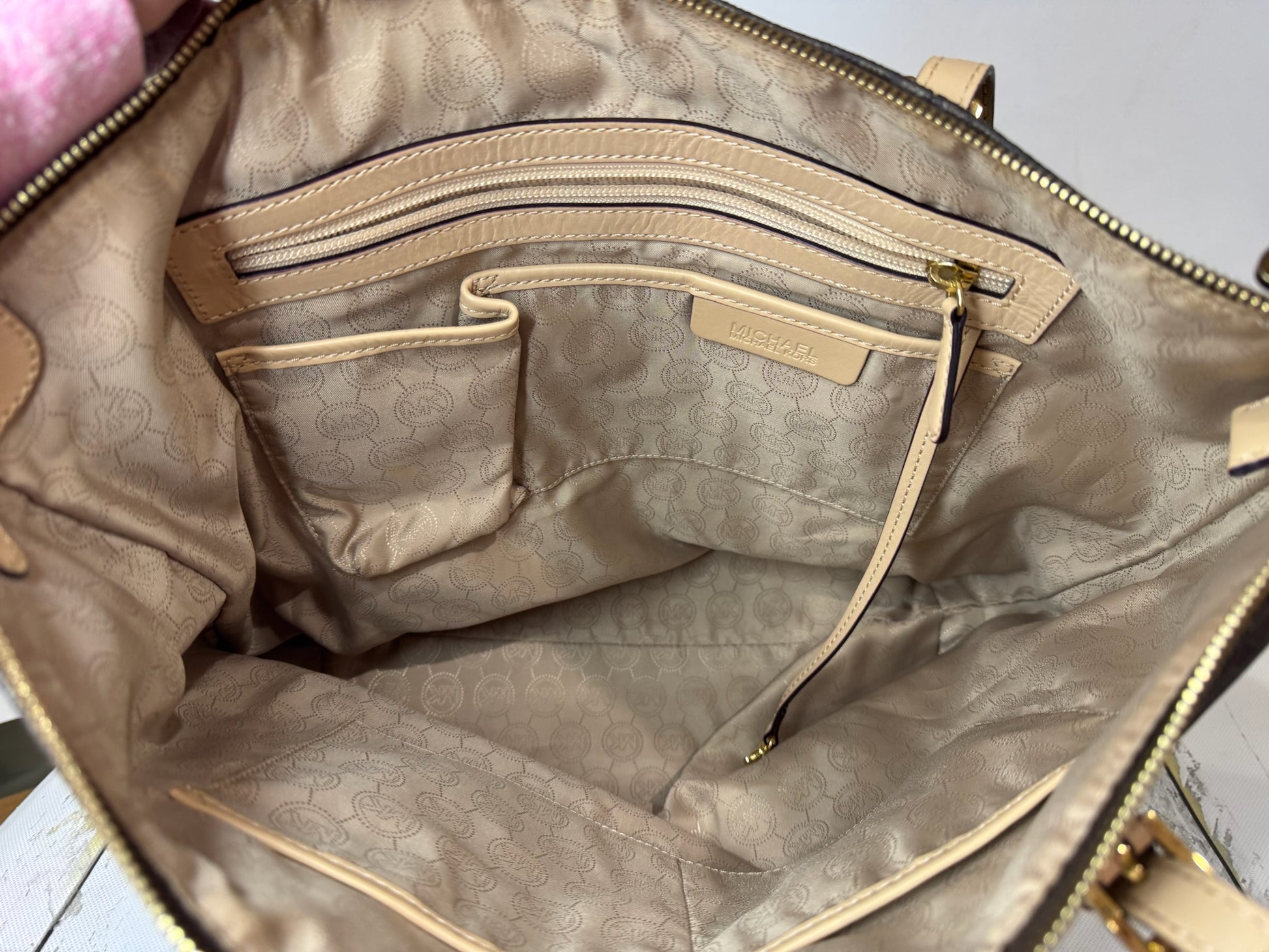 Michael Kors Mercer Shoulder Bag