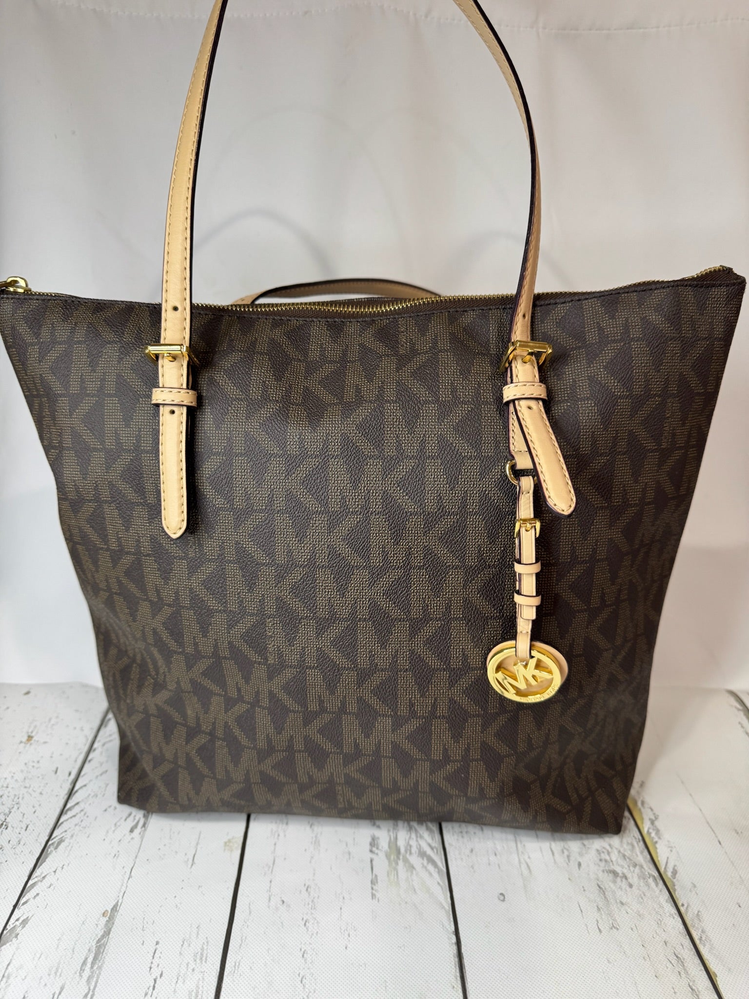 Michael Kors Mercer Shoulder Bag