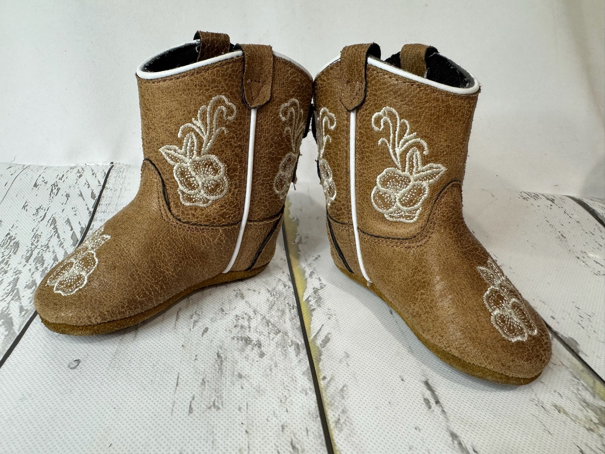 Boot Barn Cowboy Boots Size 3C
