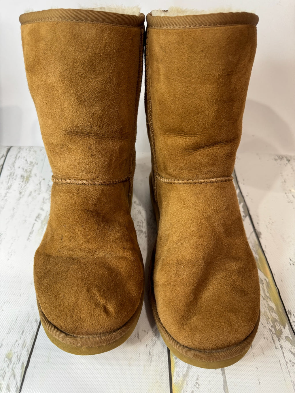 Ugg-Chestnut- Women's 9
