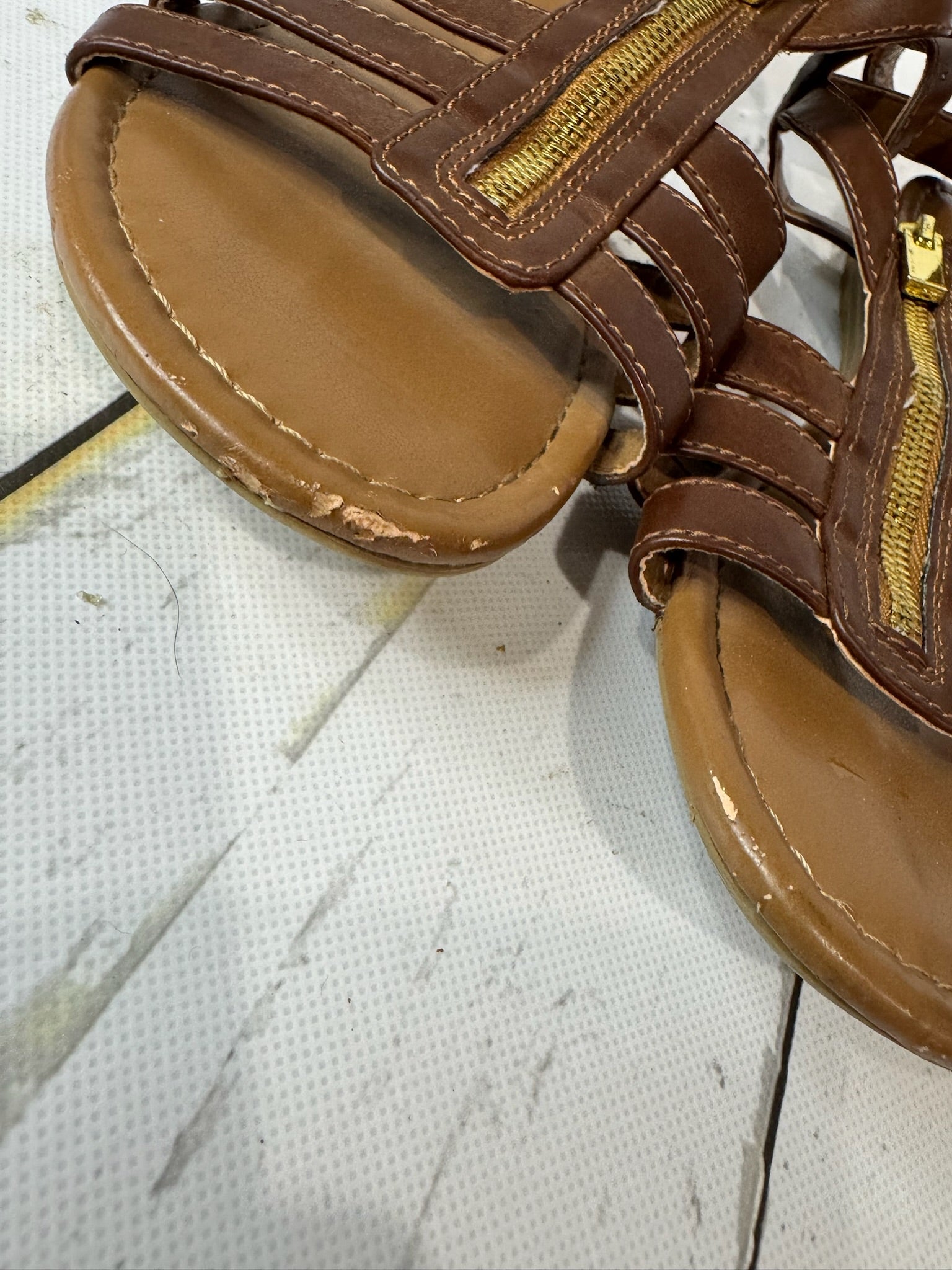 Cliffs by White Mountain size 8.5