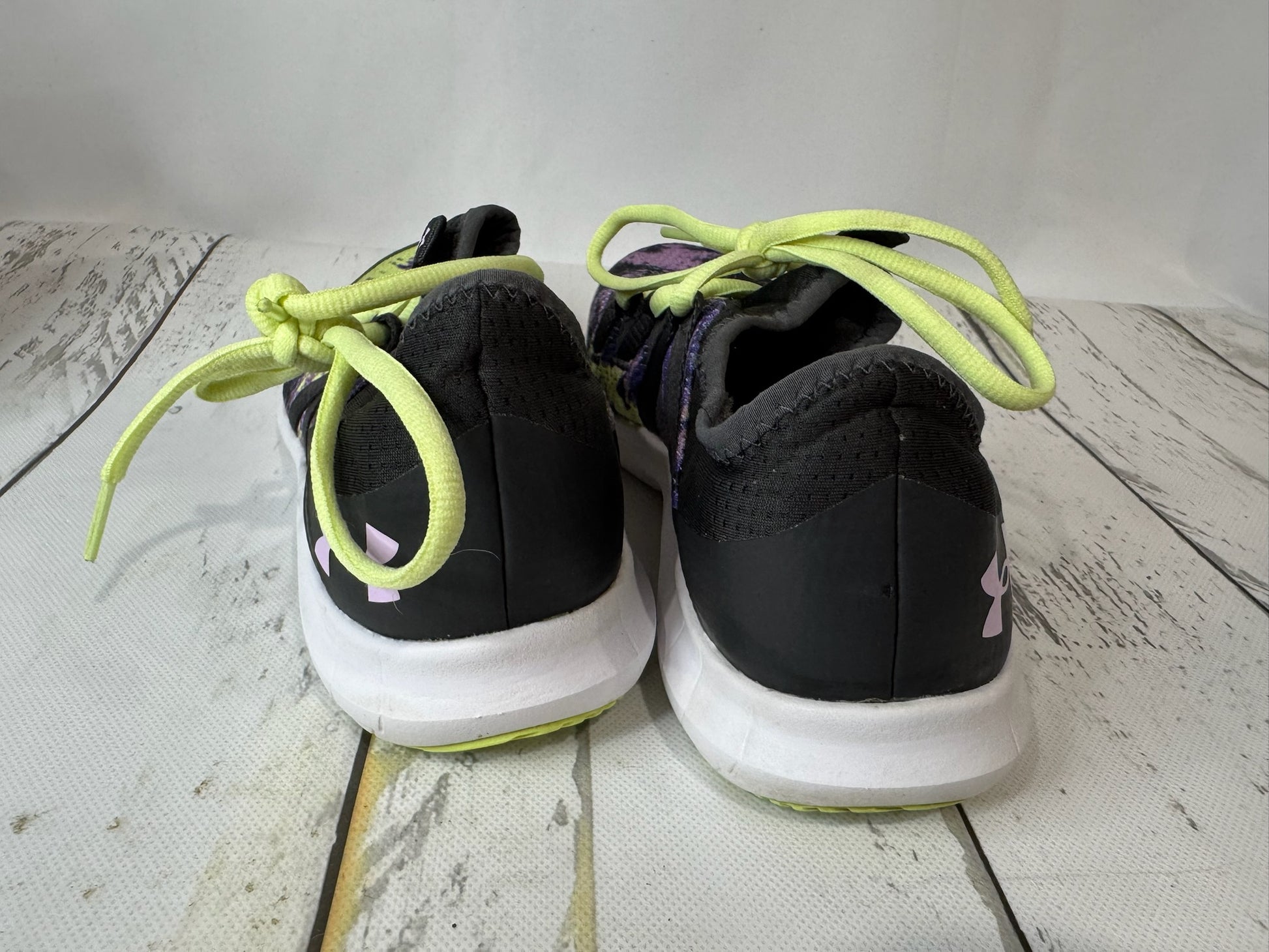 Under Armour Size 6.5Y