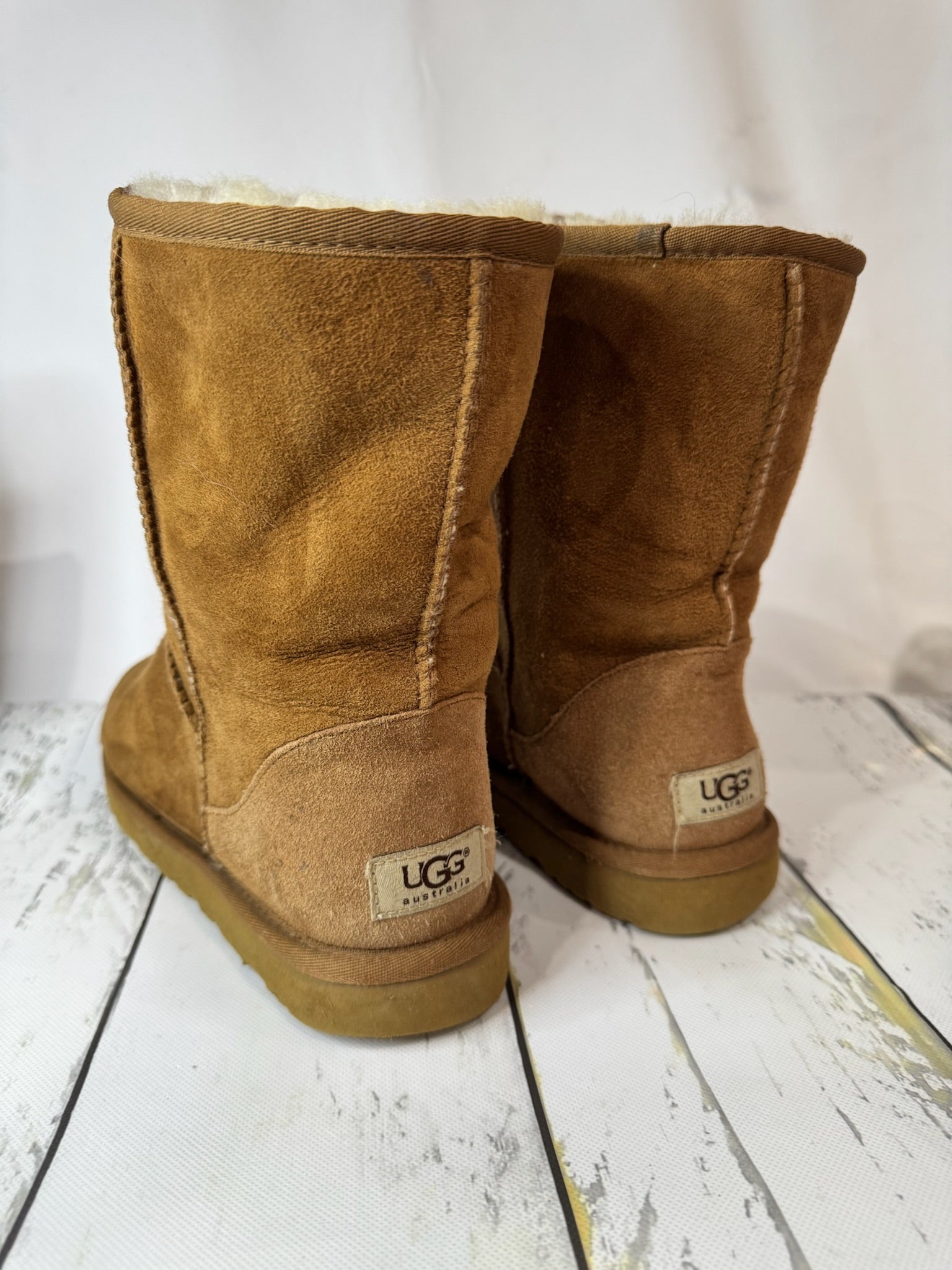 Ugg-Chestnut- Women's 9