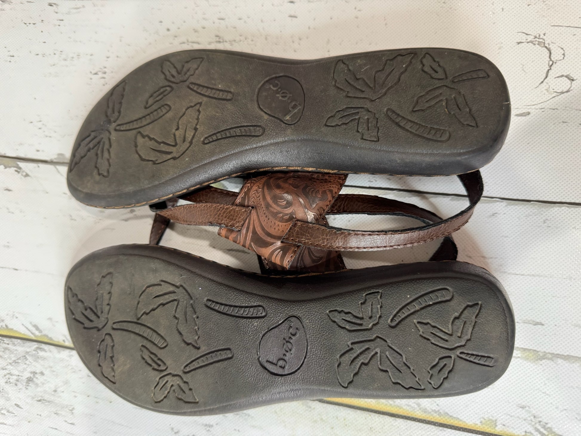 BOC Born Concept Leather Tooled Sandal Size 9