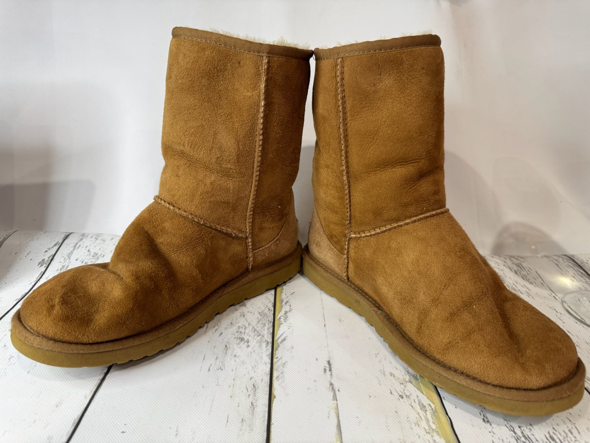Ugg-Chestnut- Women's 9