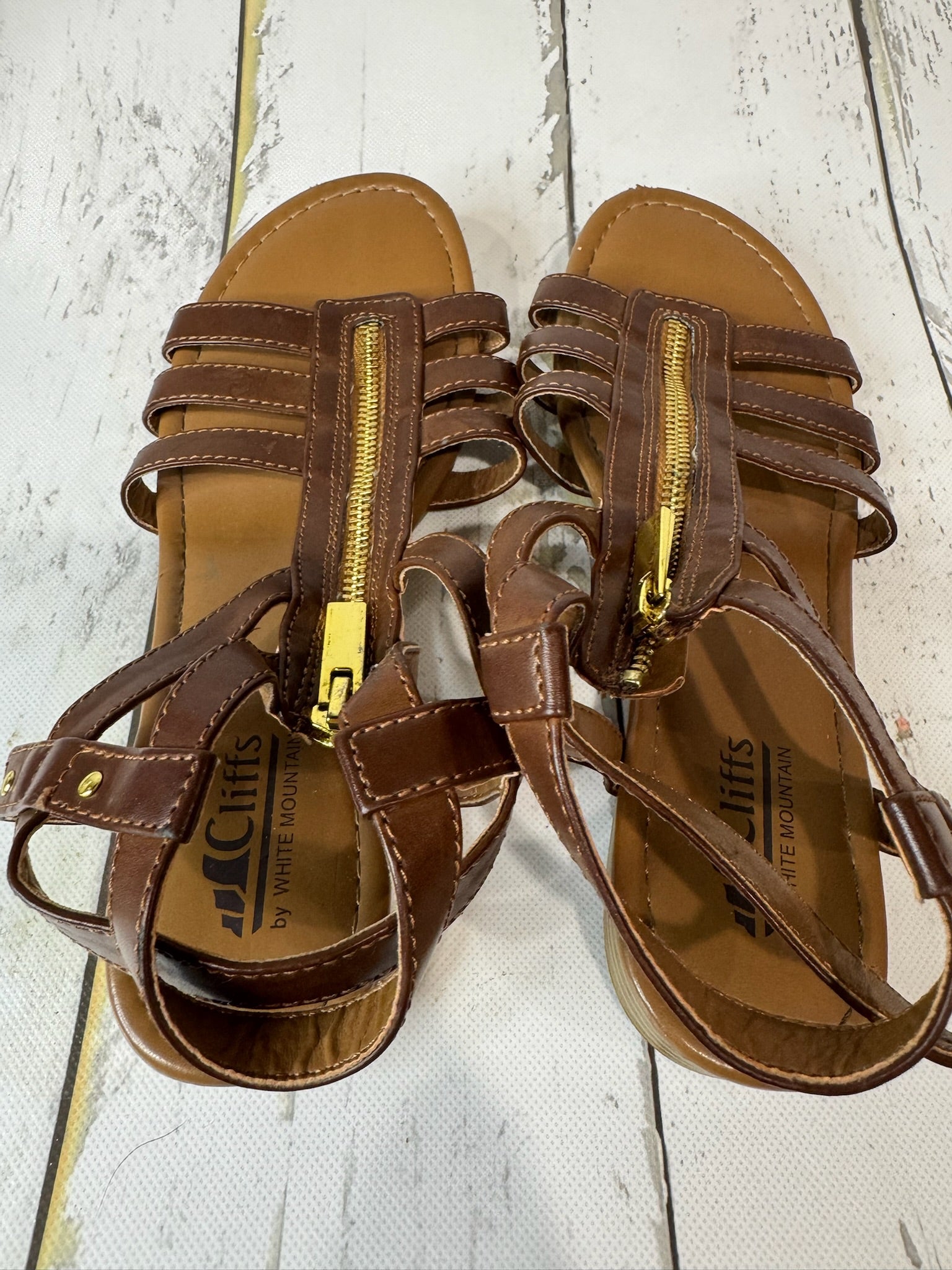 Cliffs by White Mountain size 8.5