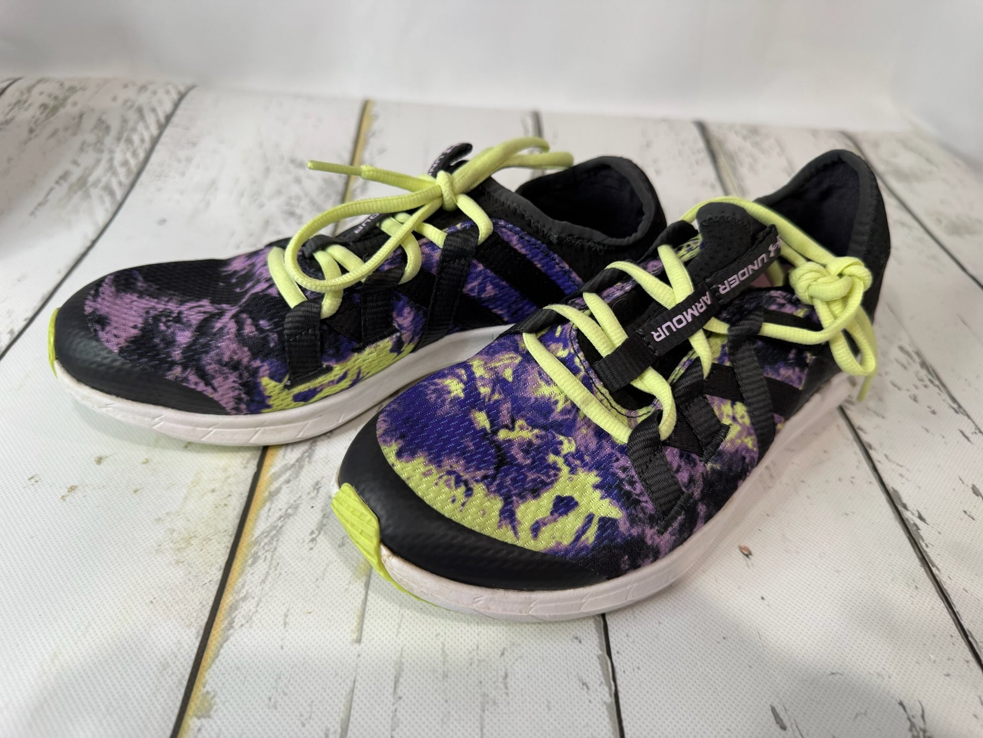 Under Armour Size 6.5Y