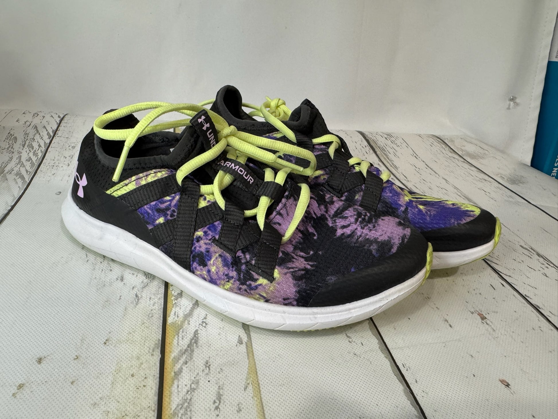 Under Armour Size 6.5Y